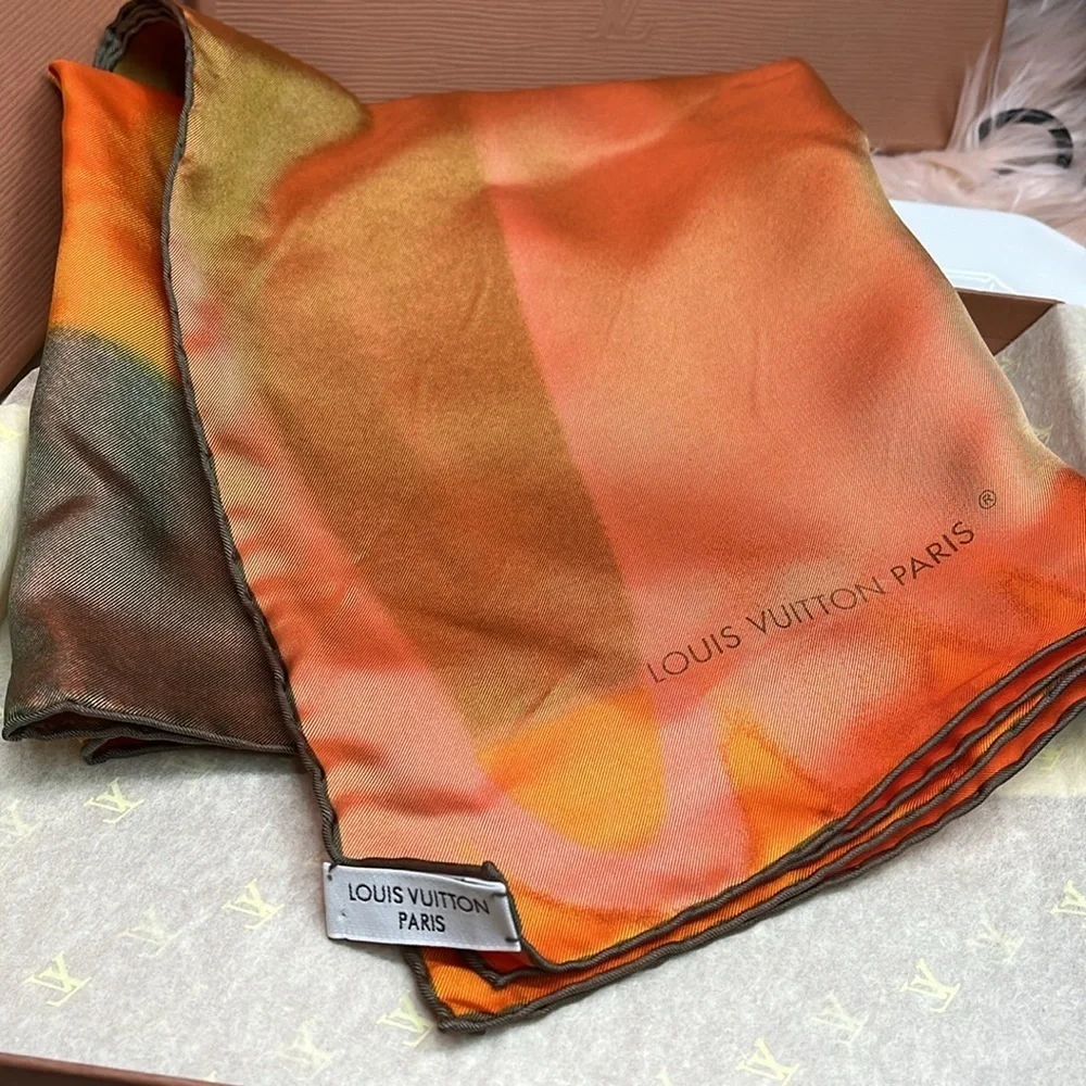 LOUIS VUITTON VINTAGE SILK SCARF